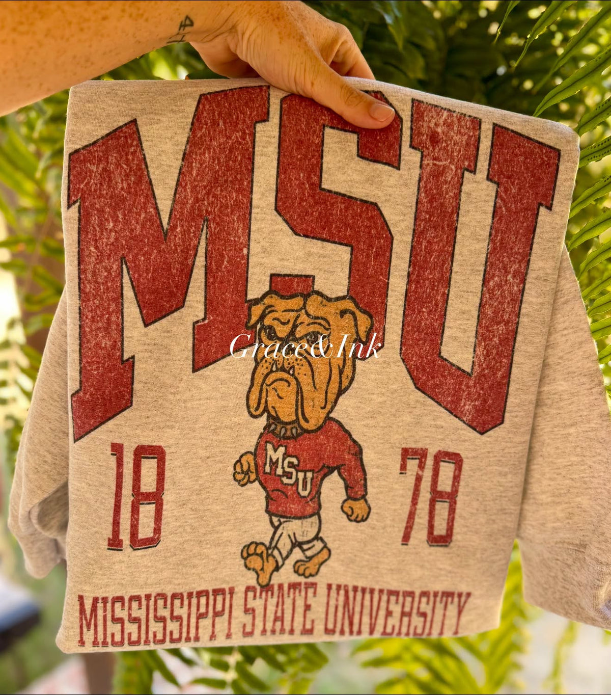 Vintage Bulldog  Gildan Sweatshirt