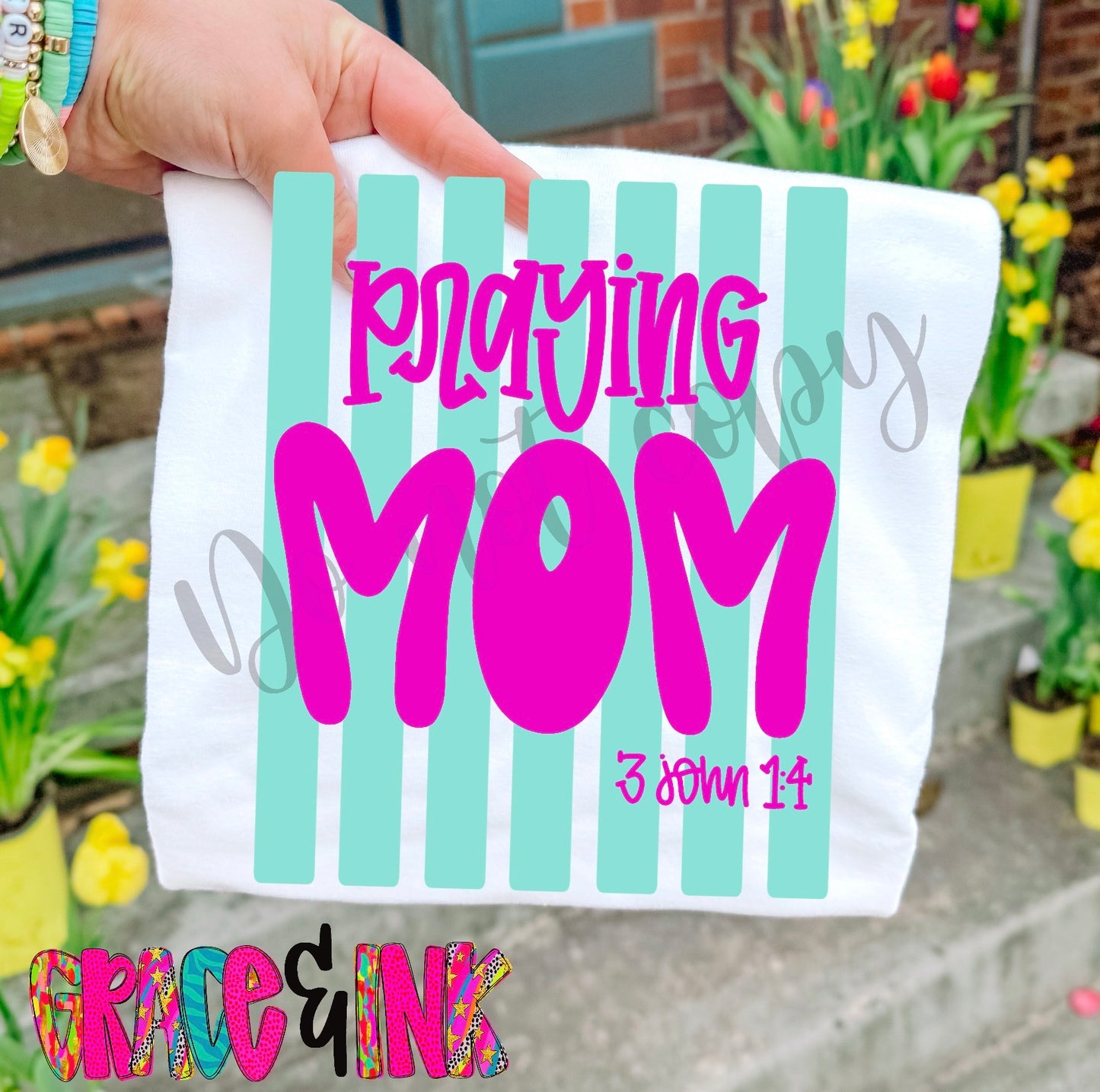 Praying Mom Gildan Tee